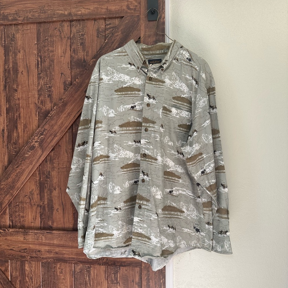 Vintage Woolrich Green and Brown Deer pattern Men’s Shirt. Size XL